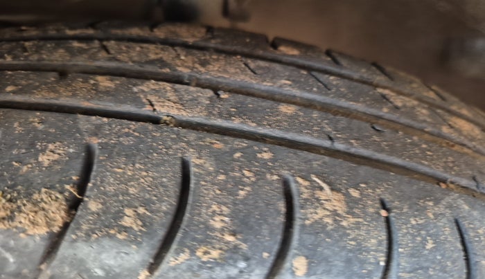 2019 Maruti Dzire VXI, Petrol, Manual, 1,07,639 km, tyre