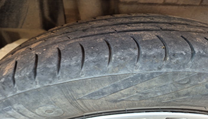 2019 Maruti Dzire VXI, Petrol, Manual, 1,07,639 km, tyre