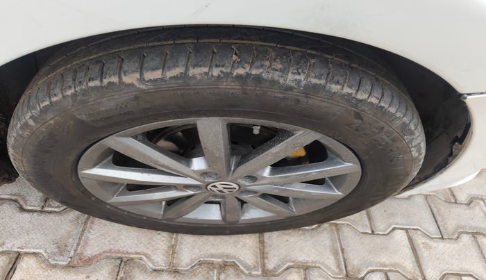 2018 Volkswagen Polo HIGHLINE1.5L, Diesel, Manual, 84,798 km, tyre
