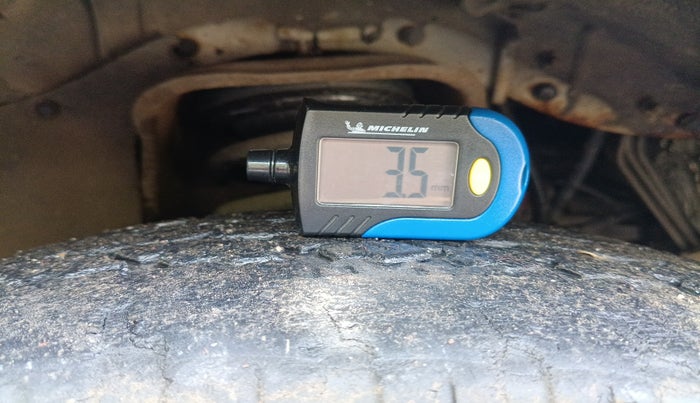 2013 Mahindra Xylo H8 ABS AIRBAG BS IV, Diesel, Manual, 28,200 km, tyre