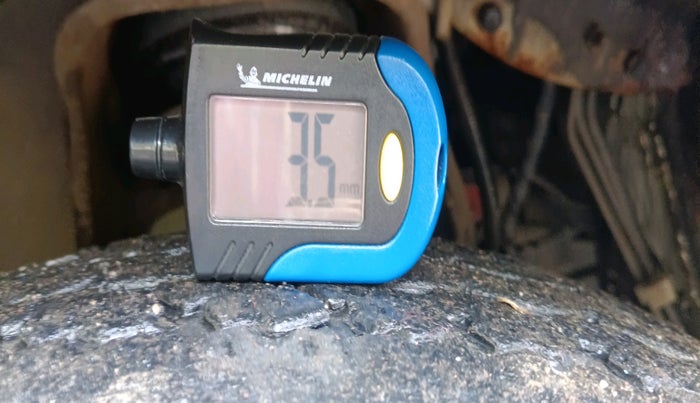 2013 Mahindra Xylo H8 ABS AIRBAG BS IV, Diesel, Manual, 28,200 km, tyre