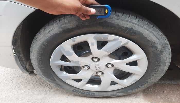 2016 Hyundai Xcent S 1.2, Petrol, Manual, 1,19,870 km, tyre
