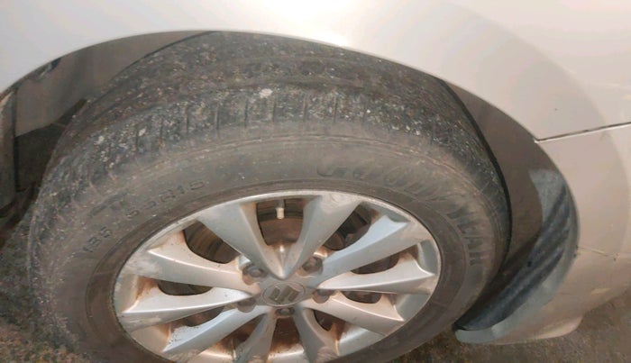 2014 Maruti Ertiga ZXI, Petrol, Manual, 76,235 km, tyre
