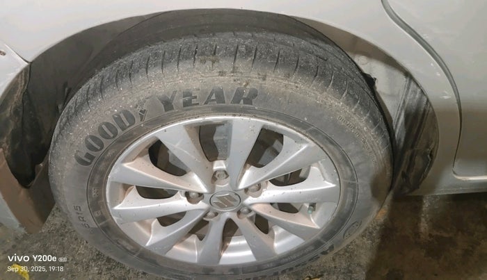 2014 Maruti Ertiga ZXI, Petrol, Manual, 76,235 km, tyre