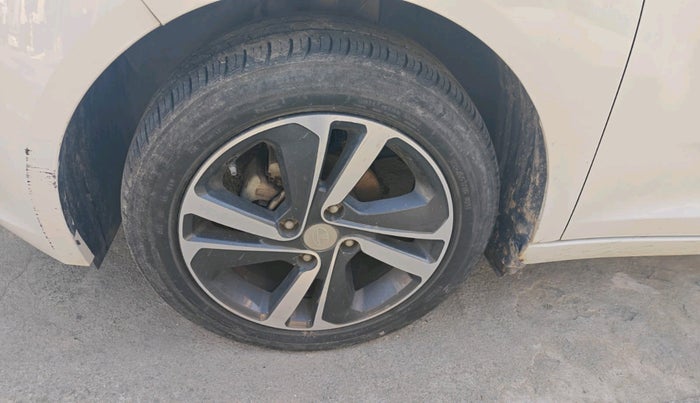 2021 Tata ALTROZ XZ PETROL, Petrol, Manual, 30,923 km, tyre