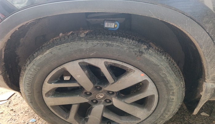 2022 Tata Harrier XZA Plus 2.0L Kryotec Halo Dark Edition, Diesel, Automatic, 55,171 km, tyre