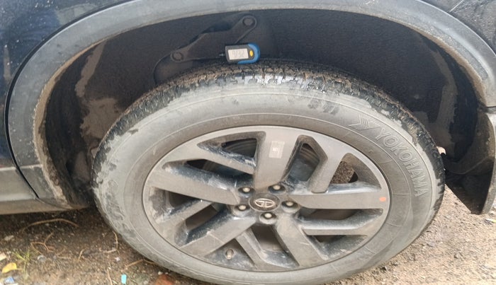 2022 Tata Harrier XZA Plus 2.0L Kryotec Halo Dark Edition, Diesel, Automatic, 55,171 km, tyre