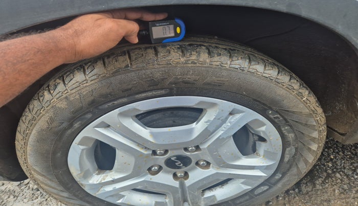 2021 KIA SONET HTK PLUS 1.5 AT, Diesel, Automatic, 1,16,382 km, tyre