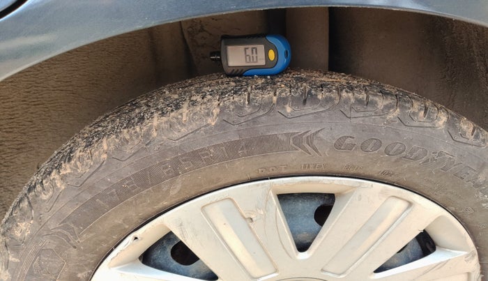 2011 Ford Figo ZXI 1.2 PETROL, Petrol, Manual, 64,594 km, tyre