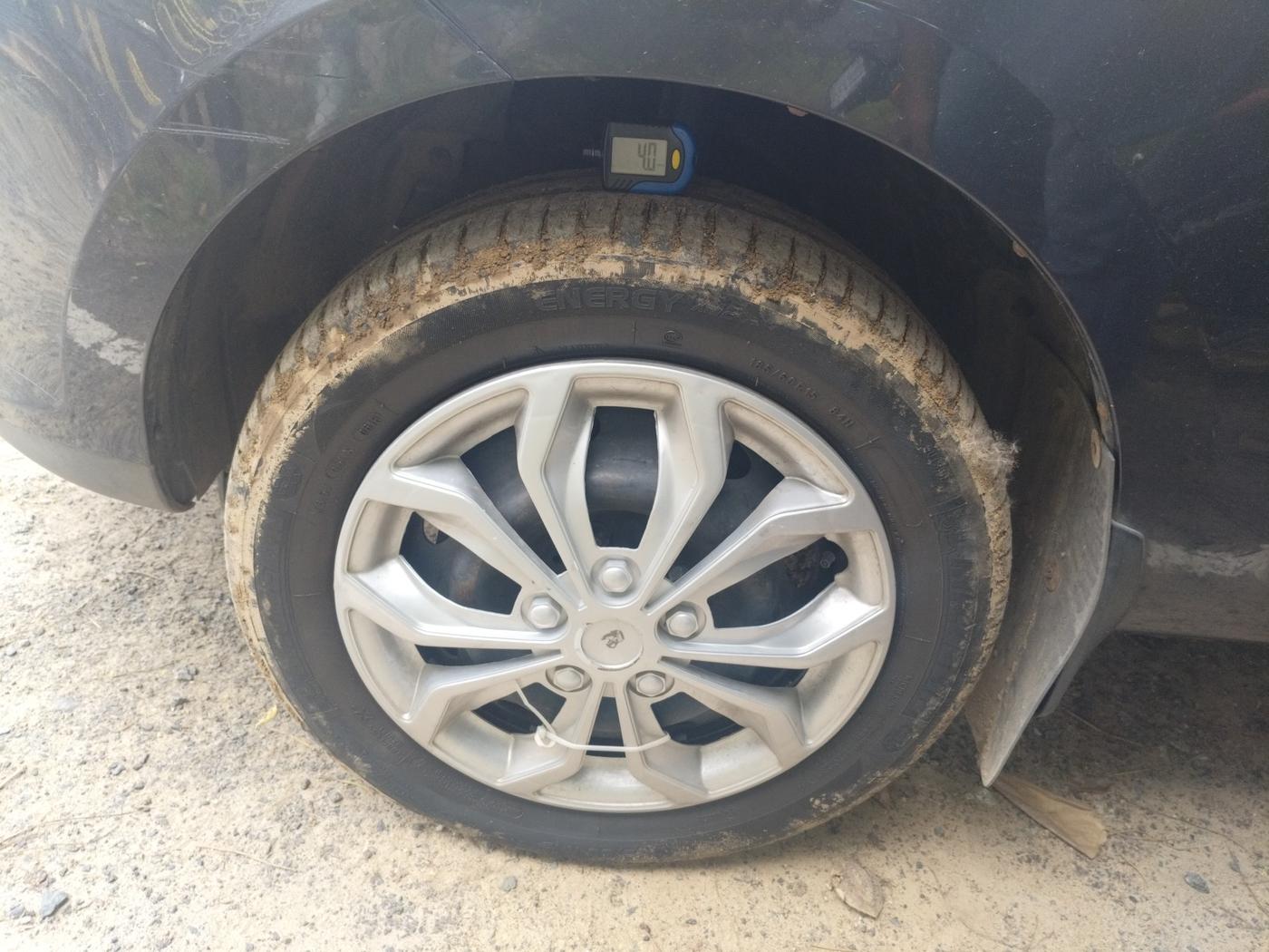 2015 Tata Zest XMS PETROL, Petrol, Manual, 66,697 km, tyre