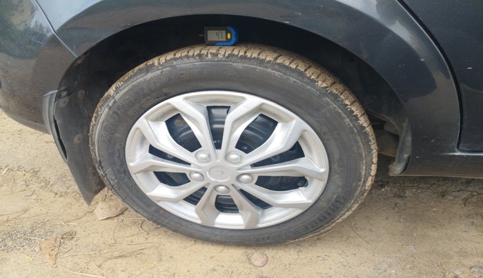 2015 Tata Zest XMS PETROL, Petrol, Manual, 66,697 km, tyre