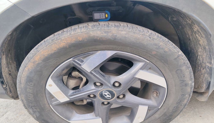 2022 Hyundai VENUE SX 1.5 (O) EXECUTIVE CRDI, Diesel, Manual, 64,412 km, tyre