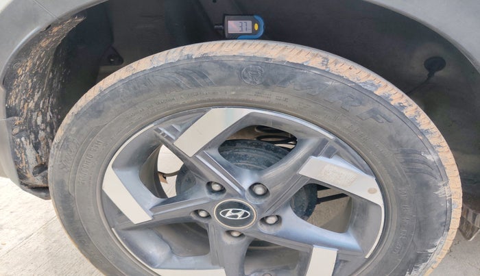 2022 Hyundai VENUE SX 1.5 (O) EXECUTIVE CRDI, Diesel, Manual, 64,412 km, tyre