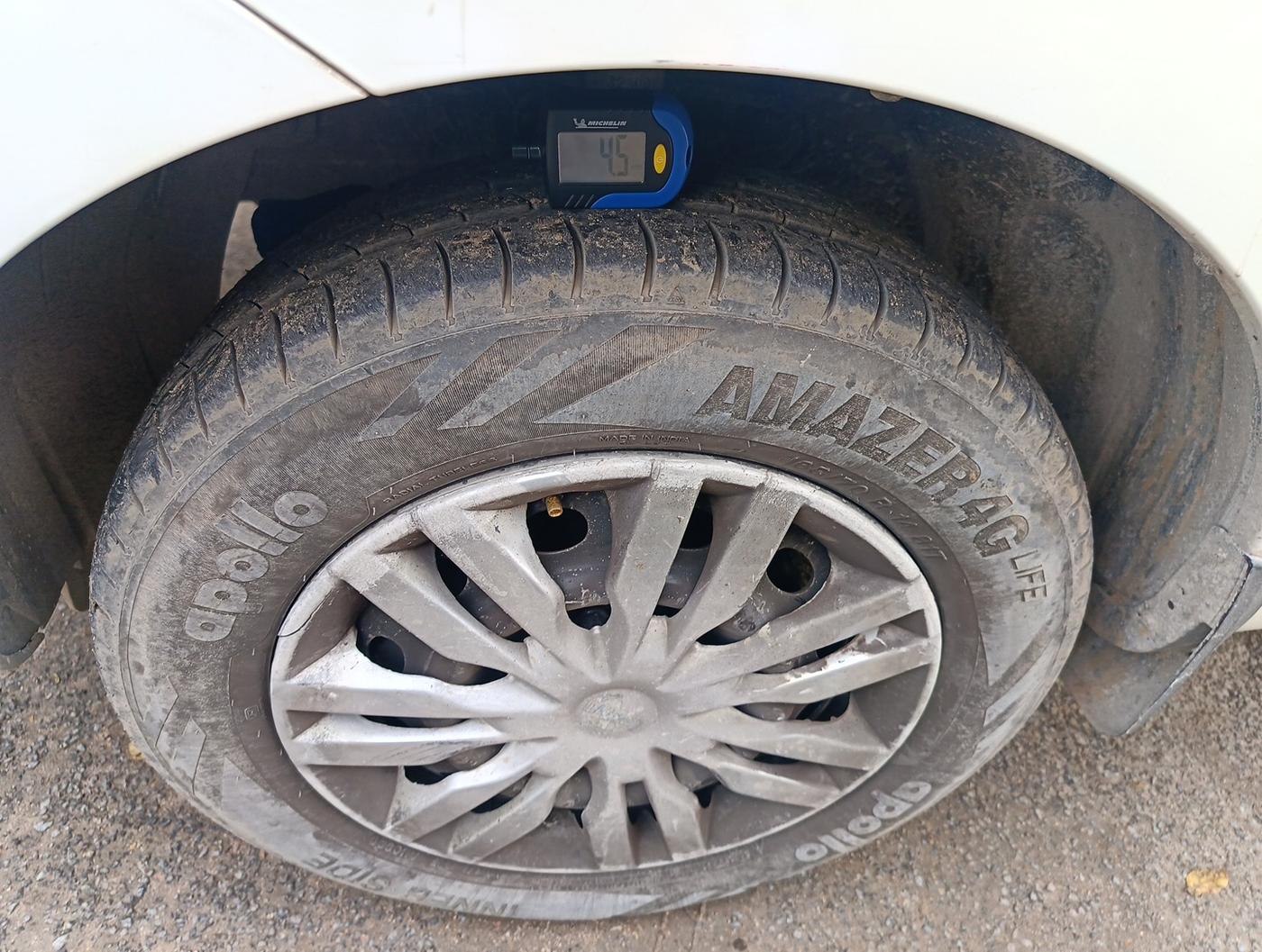 2015 Tata Bolt XM REVOTRON, Petrol, Manual, 77,026 km, tyre