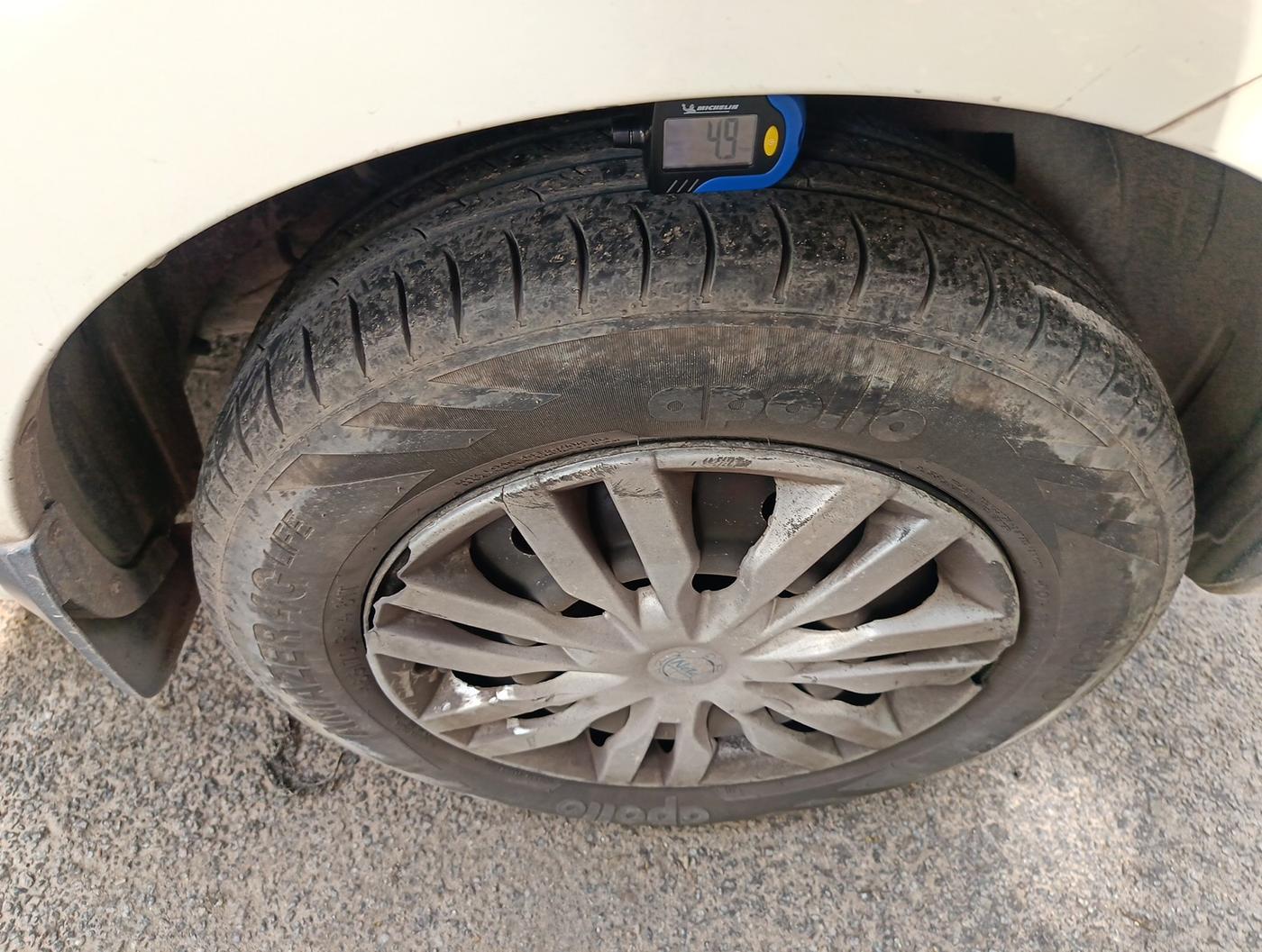 2015 Tata Bolt XM REVOTRON, Petrol, Manual, 77,026 km, tyre