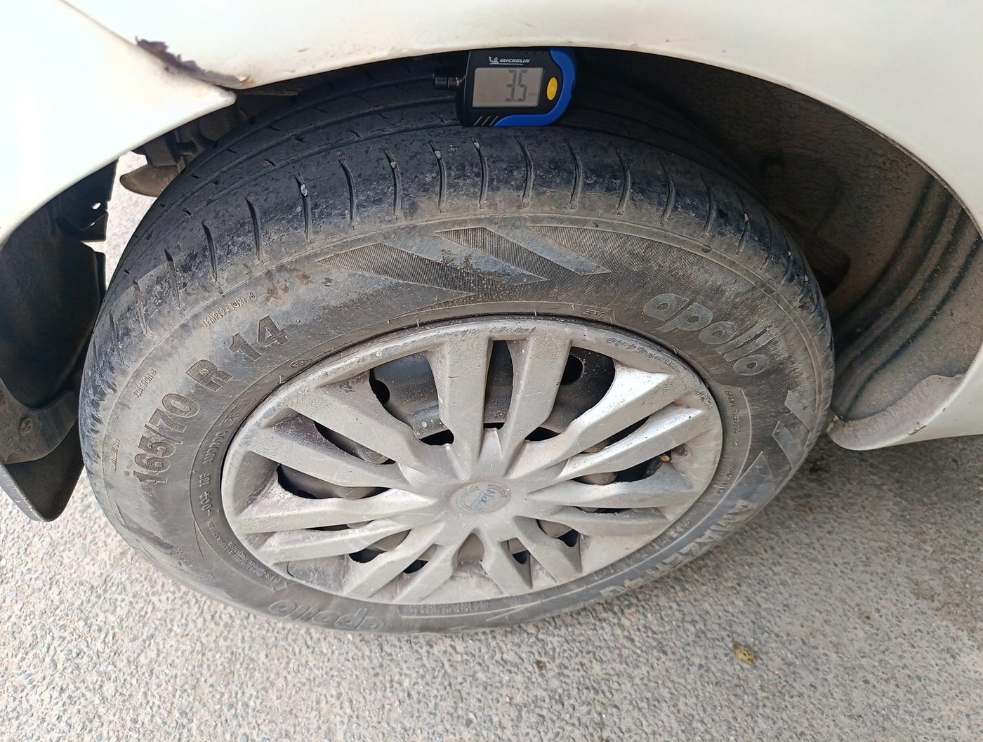 2015 Tata Bolt XM REVOTRON, Petrol, Manual, 77,026 km, tyre