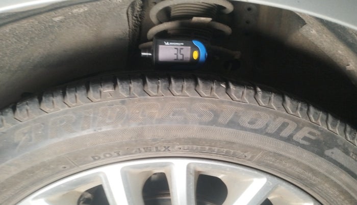 2017 Maruti Dzire ZXI, Petrol, Manual, 46,906 km, tyre