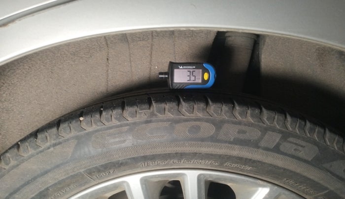 2017 Maruti Dzire ZXI, Petrol, Manual, 46,906 km, tyre