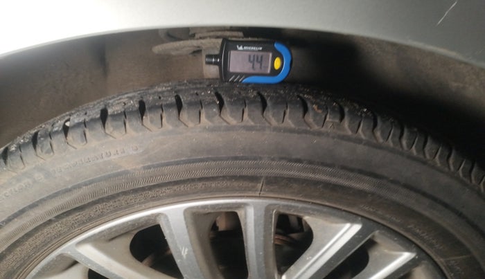 2017 Maruti Dzire ZXI, Petrol, Manual, 46,906 km, tyre