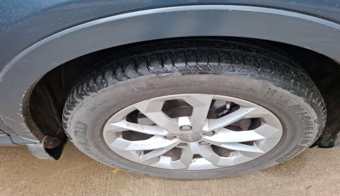 2015 Audi Q3 35 TDI Quattro, Diesel, Automatic, 1,26,069 km, tyre
