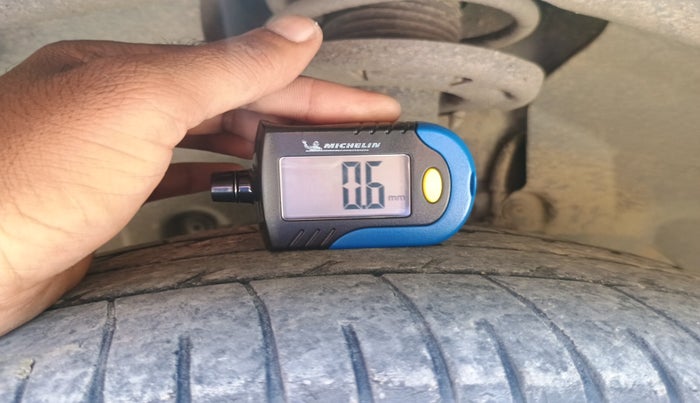 2016 Ford Ecosport TREND 1.5L DIESEL, Diesel, Manual, 1,60,010 km, tyre