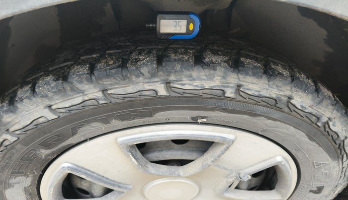2016 Mahindra XUV500 W6, Diesel, Manual, 1,61,323 km, tyre