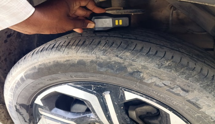 2023 Maruti BREZZA ZXI + SMART HYBRID, Petrol, Manual, 36,020 km, tyre