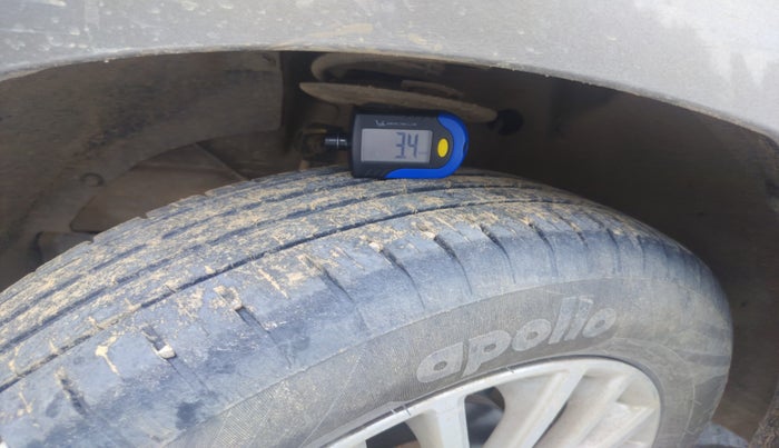 2018 Maruti Dzire ZXI, Petrol, Manual, 1,38,176 km, tyre