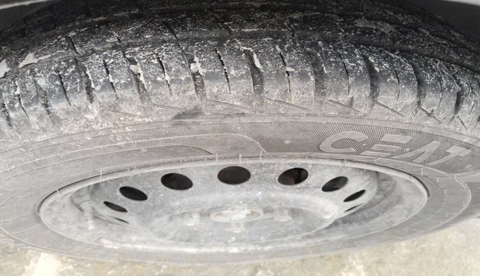 2014 Maruti Wagon R 1.0 VXI, Petrol, Manual, 1,28,445 km, tyre