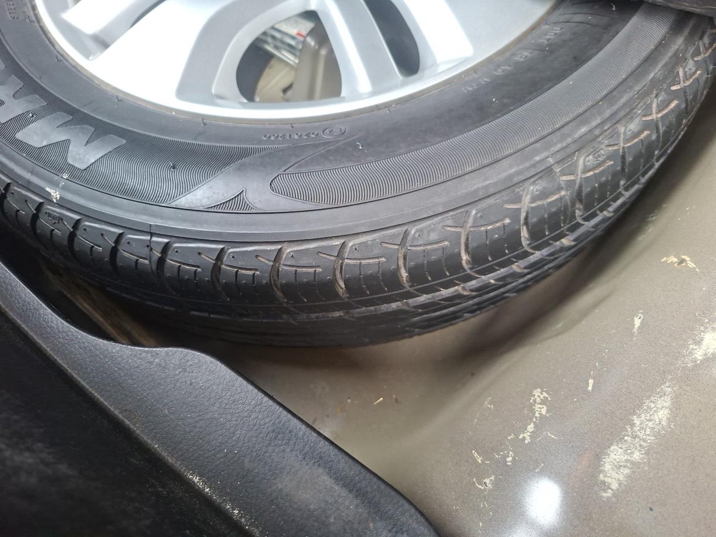 2013 Maruti Swift Dzire ZDI, Diesel, Manual, 71,206 km, tyre