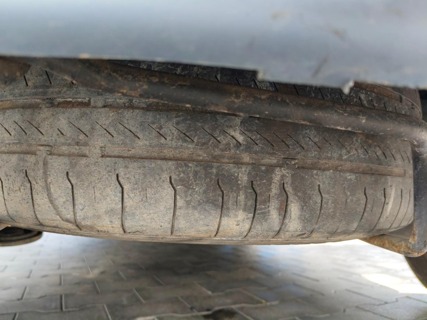 2015 Maruti Ertiga VDI, Diesel, Manual, 1,04,000 km, tyre
