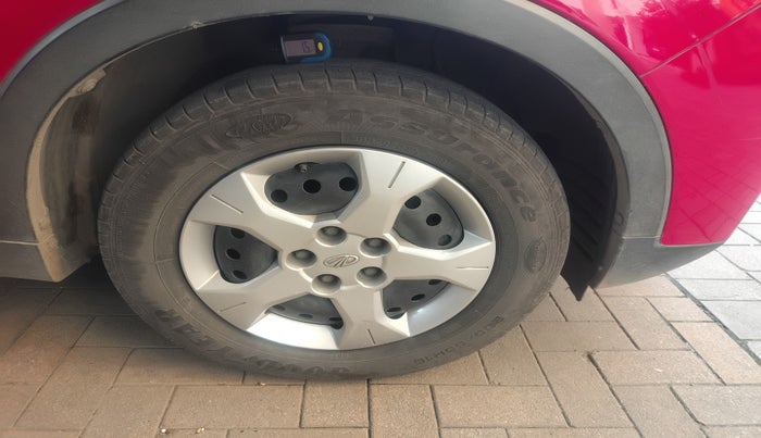 2021 Mahindra XUV300 W6 1.5 DIESEL AMT, Diesel, Automatic, 50,996 km, tyre