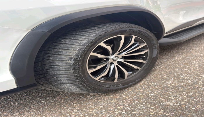 2018 Toyota Fortuner 2.8 4X2 AT, Diesel, Automatic, 94,000 km, tyre