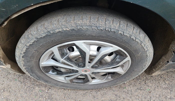 2018 Mahindra MARAZZO M2 8 STR, Diesel, Manual, 2,52,214 km, tyre