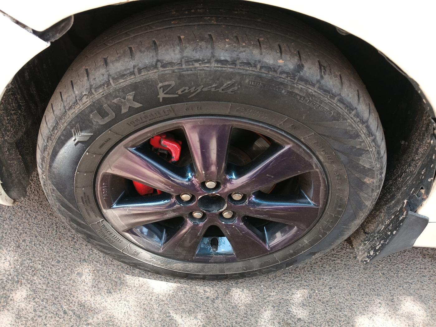 2010 Toyota Corolla Altis G DIESEL, Diesel, Manual, 1,42,914 km, tyre
