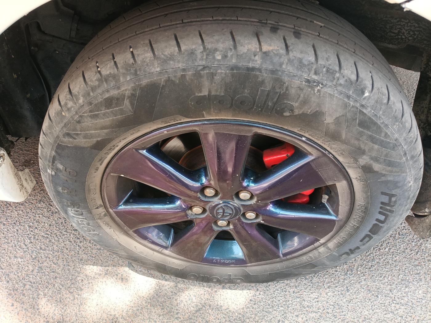 2010 Toyota Corolla Altis G DIESEL, Diesel, Manual, 1,42,914 km, tyre