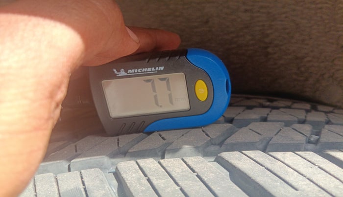 2020 Ford Endeavour TITANIUM PLUS 2.0 4X4 AT SUNROOF, Diesel, Automatic, 1,26,086 km, tyre