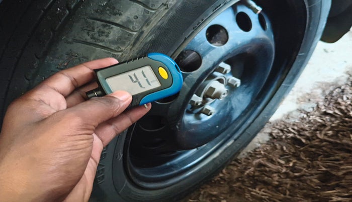 2019 Tata NEXON XM DIESEL, Diesel, Manual, 1,00,730 km, tyre