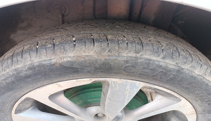 2015 Hyundai Elite i20 ASTA 1.4 CRDI (O), Diesel, Manual, 1,06,471 km, tyre