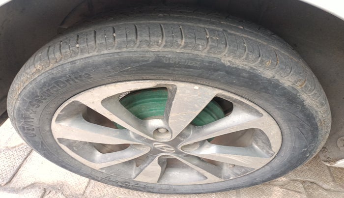 2015 Hyundai Elite i20 ASTA 1.4 CRDI (O), Diesel, Manual, 1,06,471 km, tyre