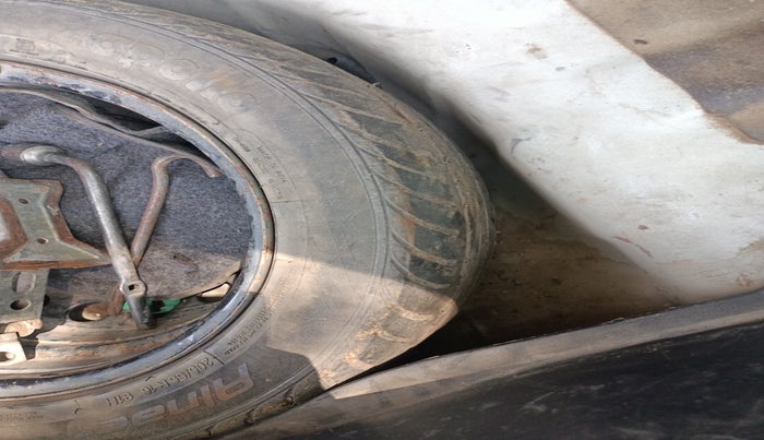 2015 Hyundai Elite i20 ASTA 1.4 CRDI (O), Diesel, Manual, 1,06,471 km, tyre