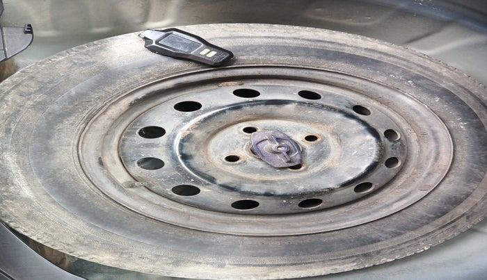 2018 Maruti Swift VXI, Petrol, Manual, 78,216 km, tyre