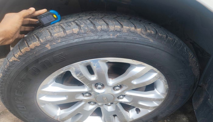 2016 Ford Endeavour TREND 3.2 4X4 AT, Diesel, Automatic, 1,13,309 km, tyre