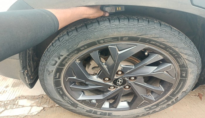 2023 Hyundai Creta SX (O) 1.5 Diesel AT Knight Edition, Diesel, Automatic, 39,439 km, tyre