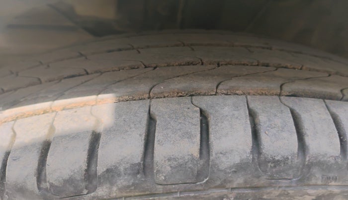 2020 Maruti Dzire VXI, Petrol, Manual, 1,48,025 km, tyre
