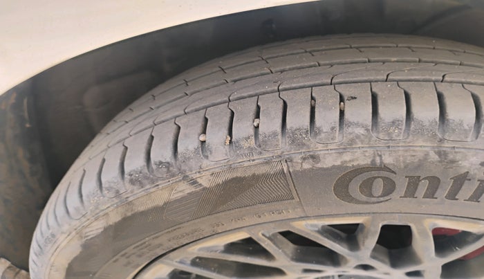 2020 Maruti Dzire VXI, Petrol, Manual, 1,48,025 km, tyre