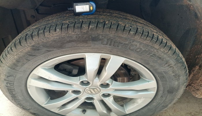 2016 Maruti Vitara Brezza ZDI, Diesel, Manual, 86,403 km, tyre