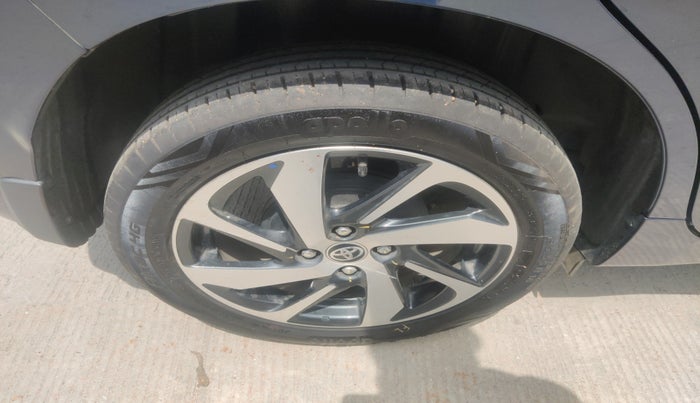2023 Toyota Glanza V, Petrol, Manual, 14,413 km, tyre