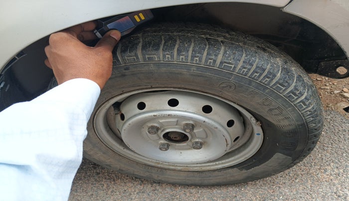 2010 Maruti Alto LXI, Petrol, Manual, 76,500 km, tyre