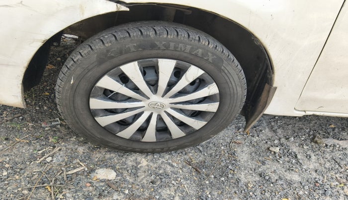 2012 Toyota Etios Liva GD, Diesel, Manual, 2,49,162 km, tyre